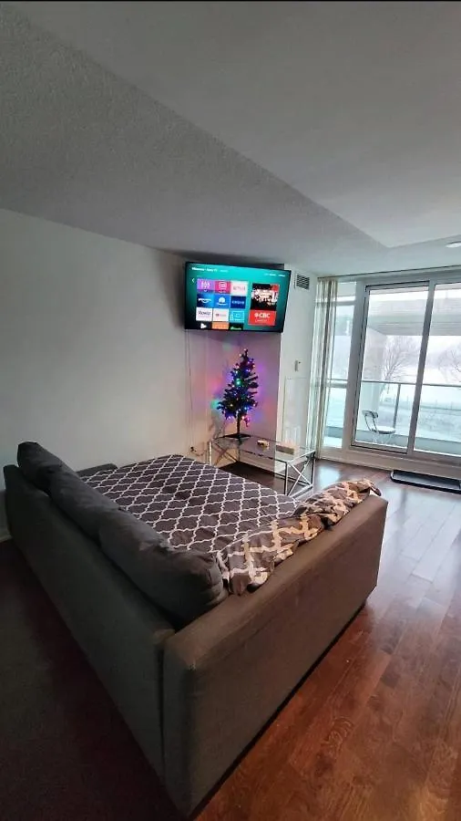 Cn Tower View With Free Parking, Pool, & Gym By Trains And Buses Apartment Toronto 0*,
